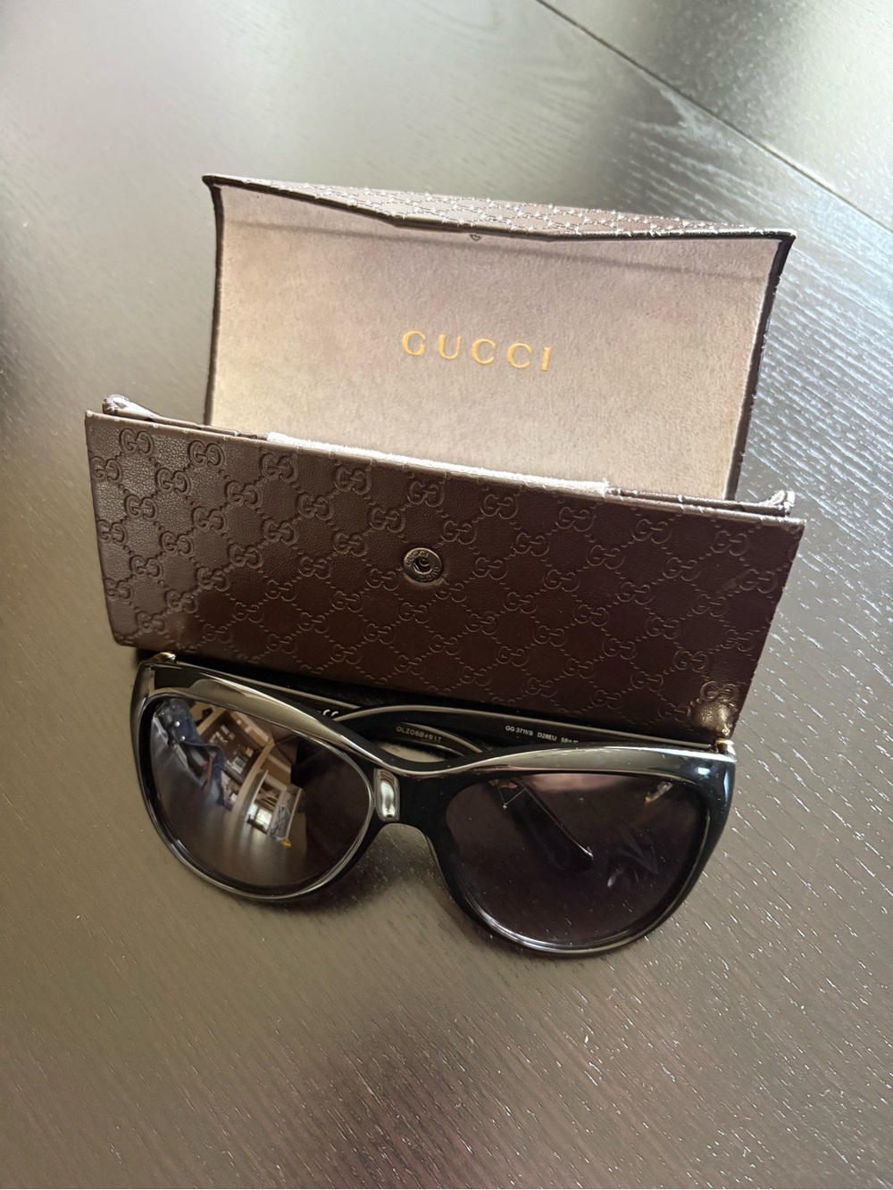 Gucci Black Oversized Women's Sunglasses with Brown Logo Case